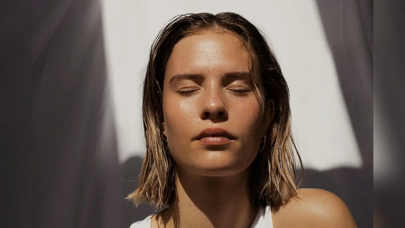 Night Skincare Tips: ड्राई स्किन से हैं परेशान तो रात में सोने से पहले लगाएं ये चीज-ब्यूटी एक्सपर्ट