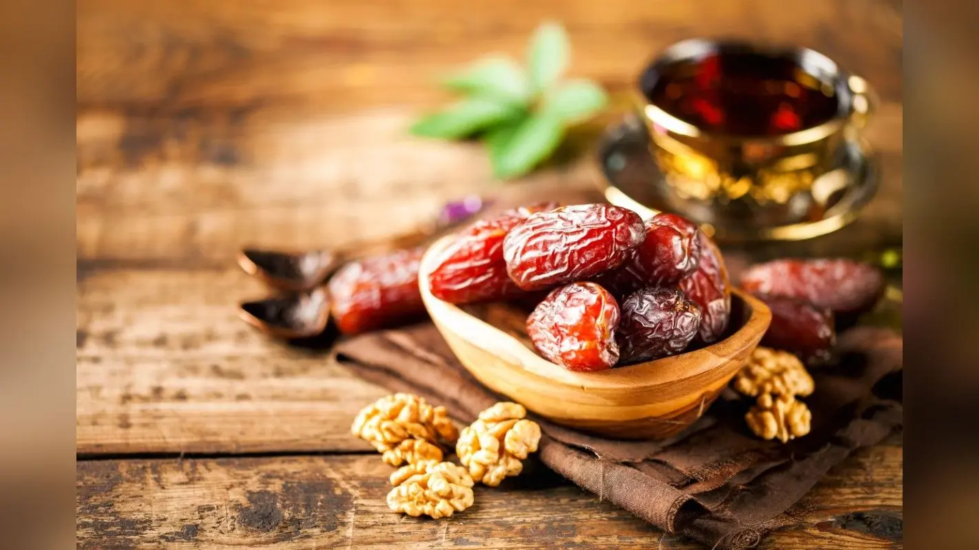 Soaked Dates: भीगे हुए छुहारे खाने के फायदे, जानें कैसे करें सेवन