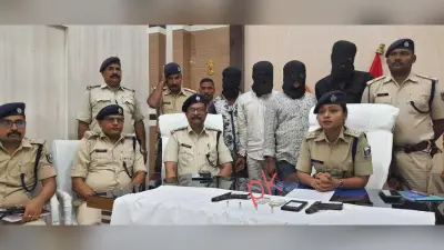 लूटकांड के बाद एक्शन मोड में सहरसा एसपी लिपि सिंह, 4 अपराधी हथियार के साथ गिरफ्तार, पुलिस लोगो लगा बुलेट बरामद
