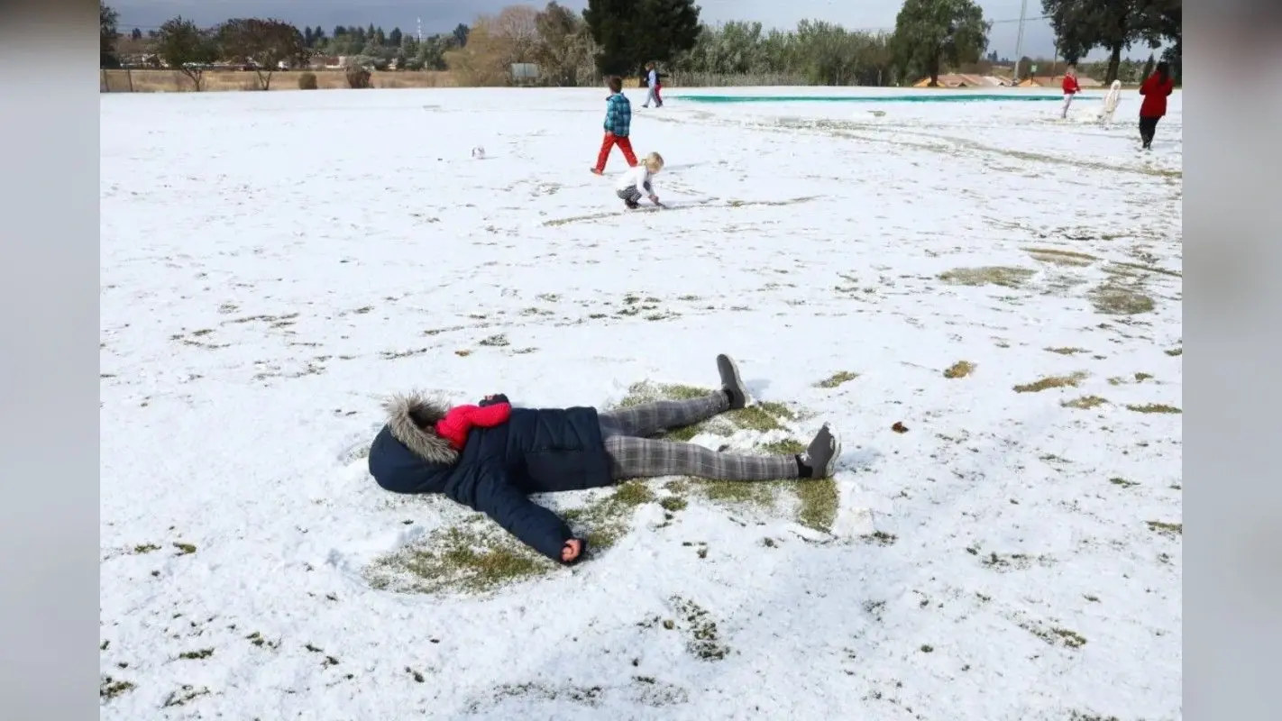 Snowfall Places: स्नोफॉल का लेना है मजा तो दिसंबर में घूमने के लिए बेस्ट हैं देश की ये जगहें, यहां देखें Pics
