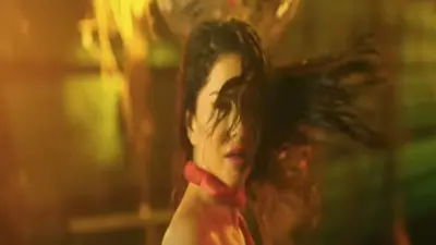 Bhojpuri Song: भोजपुरी स्टार पवन सिंह और सनी लियोनी पहली बार पर्दे पर दिखे साथ, इंटरनेट पर मचाया तहलका