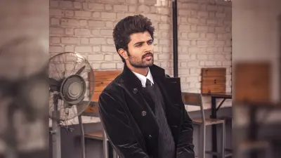 चलते-चलते अचानक फिसल गये ‘अर्जुन रेड्डी’, सोशल मीडिया पर वीडियो वायरल