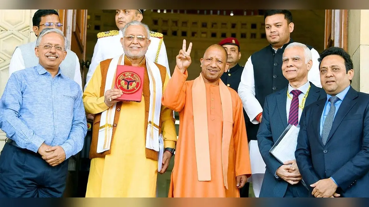 UP Budget 2023: नये मेडिकल कॉलेज के लिये 2491 करोड़, असाध्य रोगों के इलाज के लिये 100 करोड़ रुपये