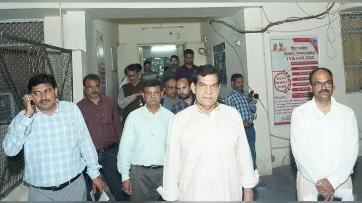 UP News: हड़ताली बिजली कर्मियों के खिलाफ ऊर्जा मंत्री का एक्शन, 22 के खिलाफ एफआईआर, 1332 बर्खास्त