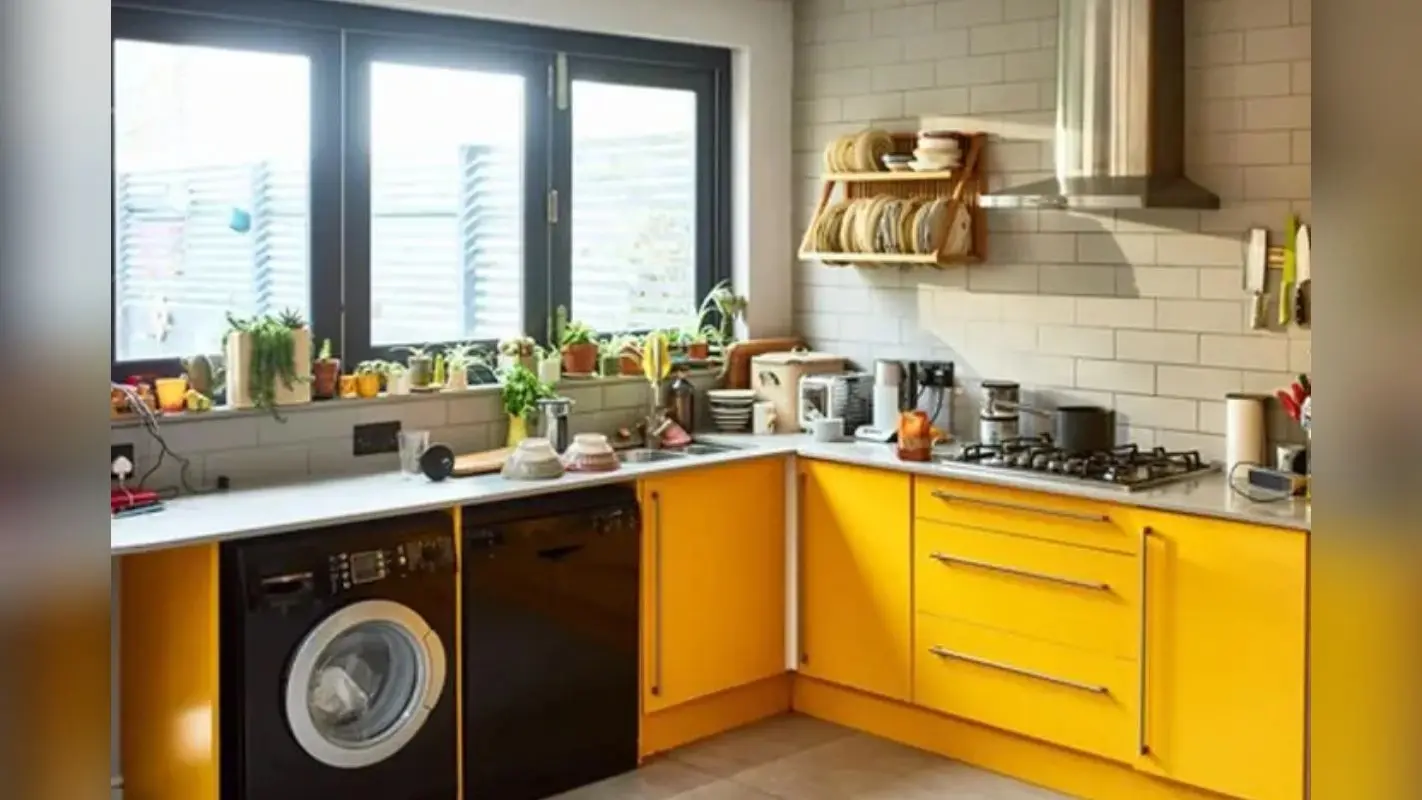 Vastu Tips For Kitchen: कहीं आपके किजन में भी वास्तु दोष तो नहीं? अभी जानें ये महत्वपूर्ण बातें