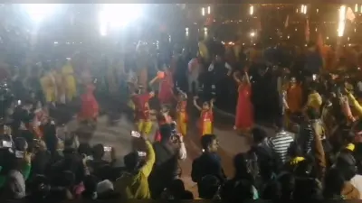 Aligarh : देव दीपावली पर अचल सरोवर रोशनी से हुआ जगमग
