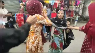 UP News : महंत के हत्यारे की गिरफ्तारी के लिए महिला ने किया आत्मदाह का प्रयास, पुलिसकर्मियों के साथ मारपीट