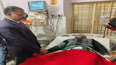 बस्ती में CDO की डांट से ACMO हुए बीमार, अस्पताल के आक्रोशित डॉक्टर और कर्मियों ने प्रदर्शन कर की यह मांग