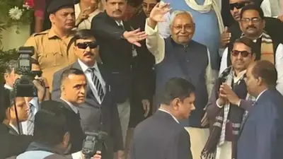 Bihar Floor Test: विश्वास मत से पहले बदला गणित, जानें क्यों तेजस्वी के चेहरे से गायब हुआ ‘तेज’