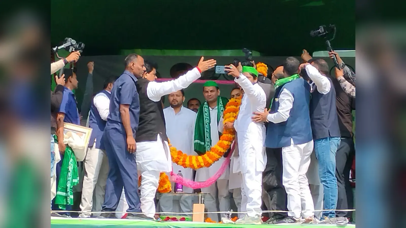 Bihar Politics: तेजस्वी यादव ने सीएम नीतीश कुमार को लेकर कही ये बात, जानें क्यों कहा अब तो छिड़ गई है लड़ाई