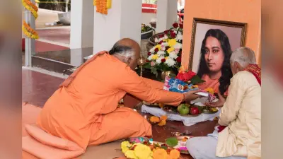 परमहंस योगानंद का 131वां जन्मोत्सव मना, योगदा सत्संग सोसाइटी में गुरुपूजा के बाद भंडारे का आयोजन