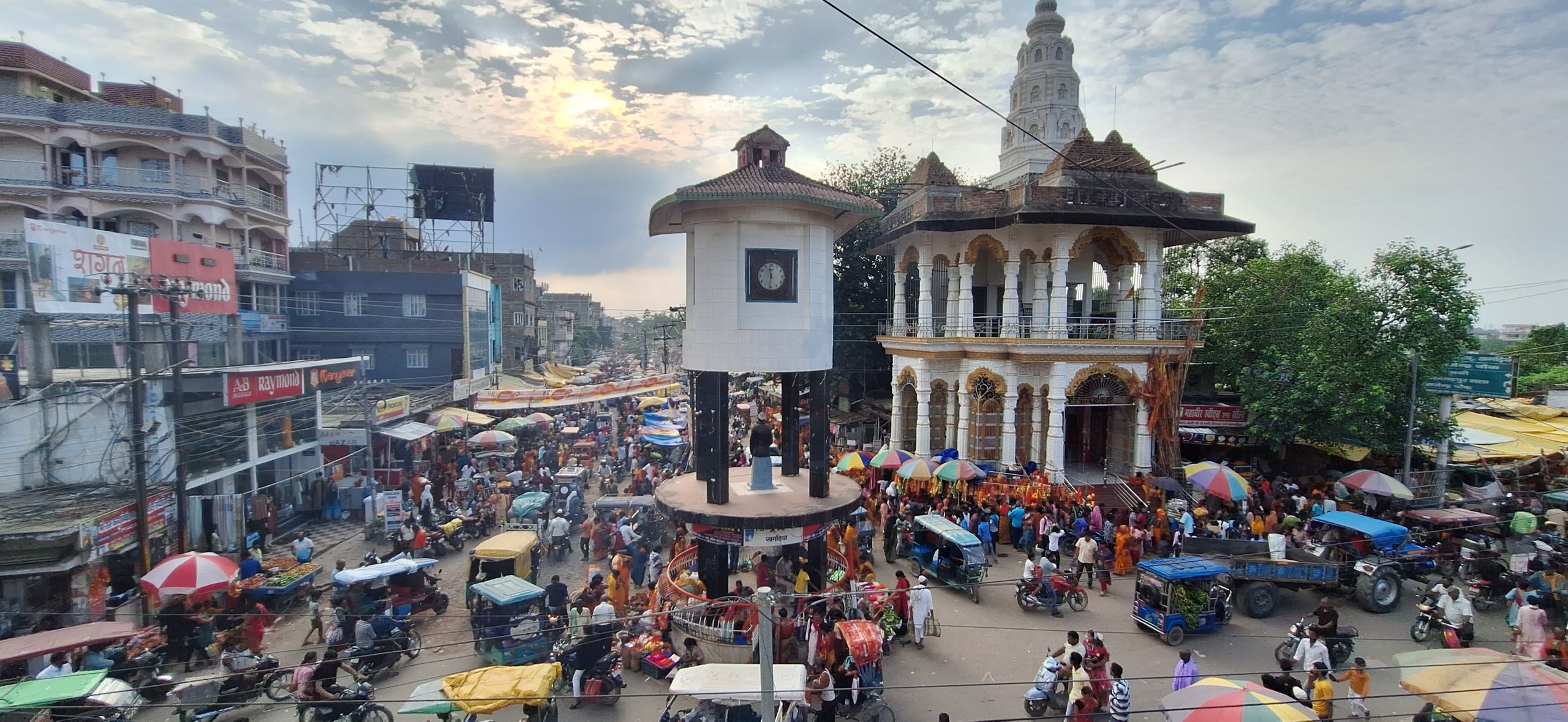 राष्ट्रीय सेवा योजना के स्थापना दिवस: छात्र-छात्राओं ने लोक नृत्य किया प्रस्तुत