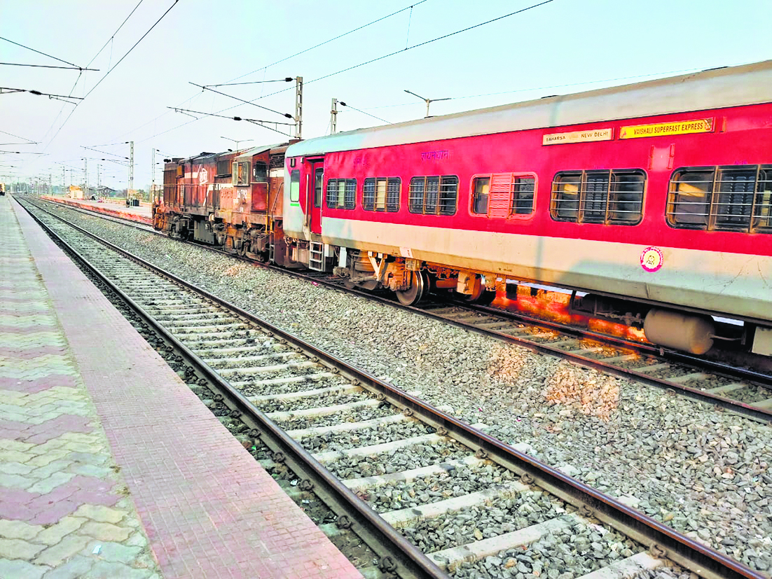 Indian Railways News : गंगा सतलज व गंगा दामोदर के कोच में होगा फेरबदल