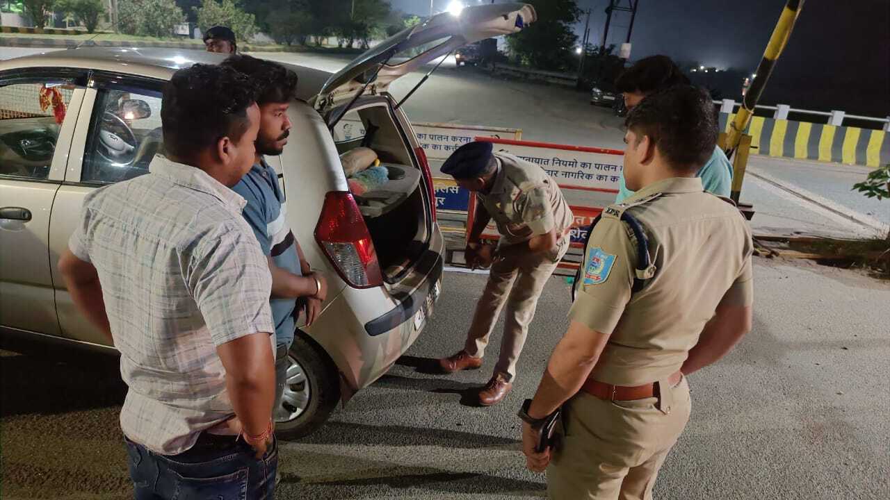 सिटी एसपी ने चेकनाका का किया निरीक्षण