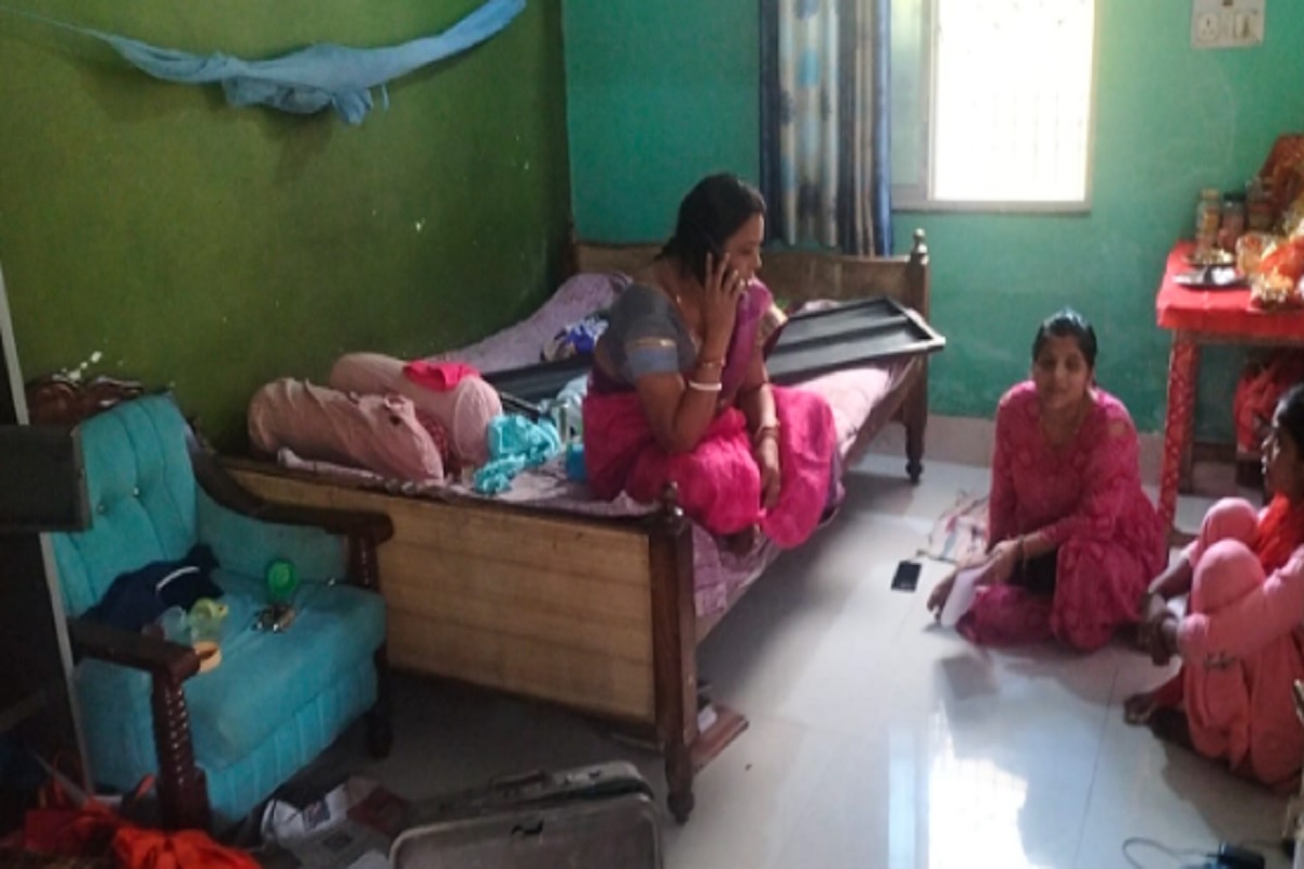 गिरिडीह : होली में पूरा परिवार गया था गांव, चोरों ने घर से उड़ा लिया लाखों का सामान