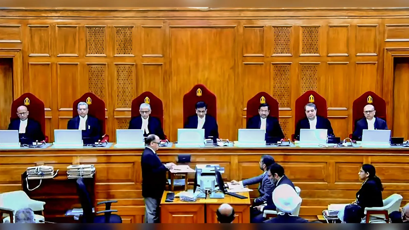 Electoral bond: चुनावी बॉन्ड पर SC सख्त, स्टेट बैंक के पास केवल कल तक का वक्त, जानें क्या कहा सुप्रीम कोर्ट ने