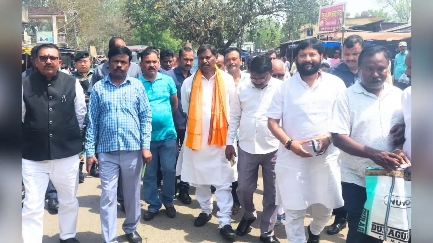 अर्जुन मुंडा ने खरसावां में लोगों से किया संवाद, बोले- खूंटी की विशेषता को दुनिया तक पहुंचाया