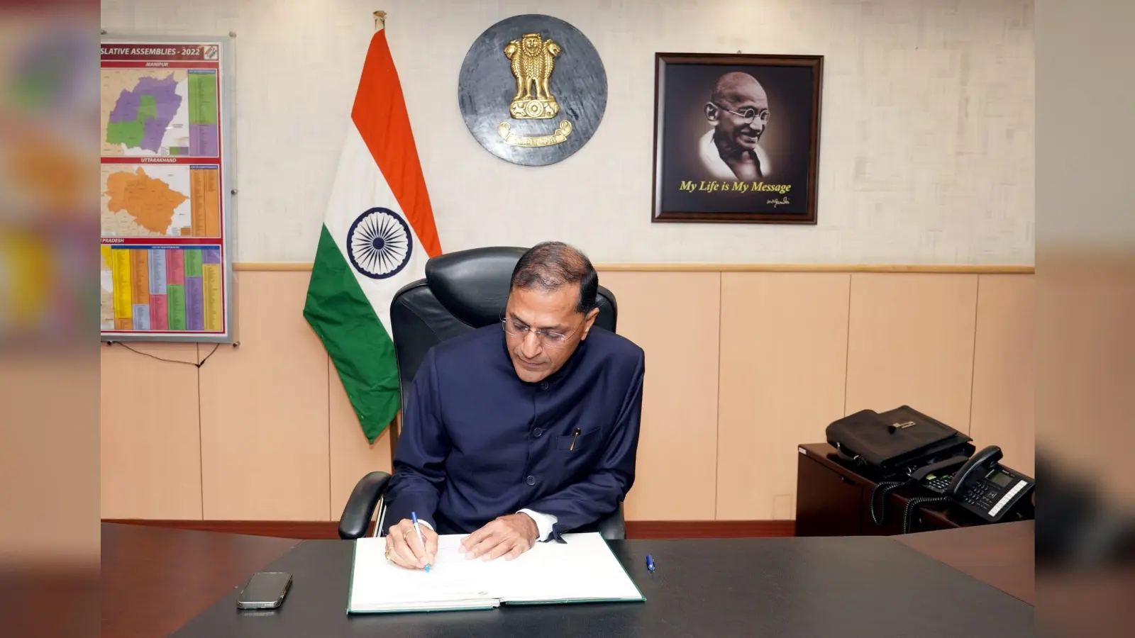 Arun Goel Resign: …तो लोकतंत्र पर तानाशाही का कब्जा हो जाएगा, चुनाव आयुक्त अरुण गोयल के इस्तीफे के बाद विपक्ष हमलावर