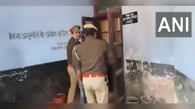Badaun Case: कुछ इस तरह आरोपी जावेद को लेकर कोर्ट पहुंची पुलिस, देखें वीडियो
