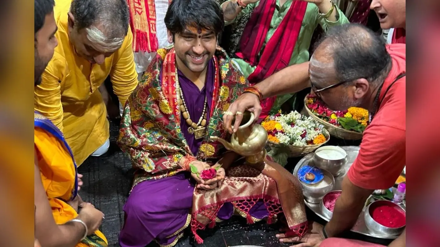 देवघर पहुंचे बागेश्वर धाम सरकार धीरेंद्र कृष्ण शास्त्री