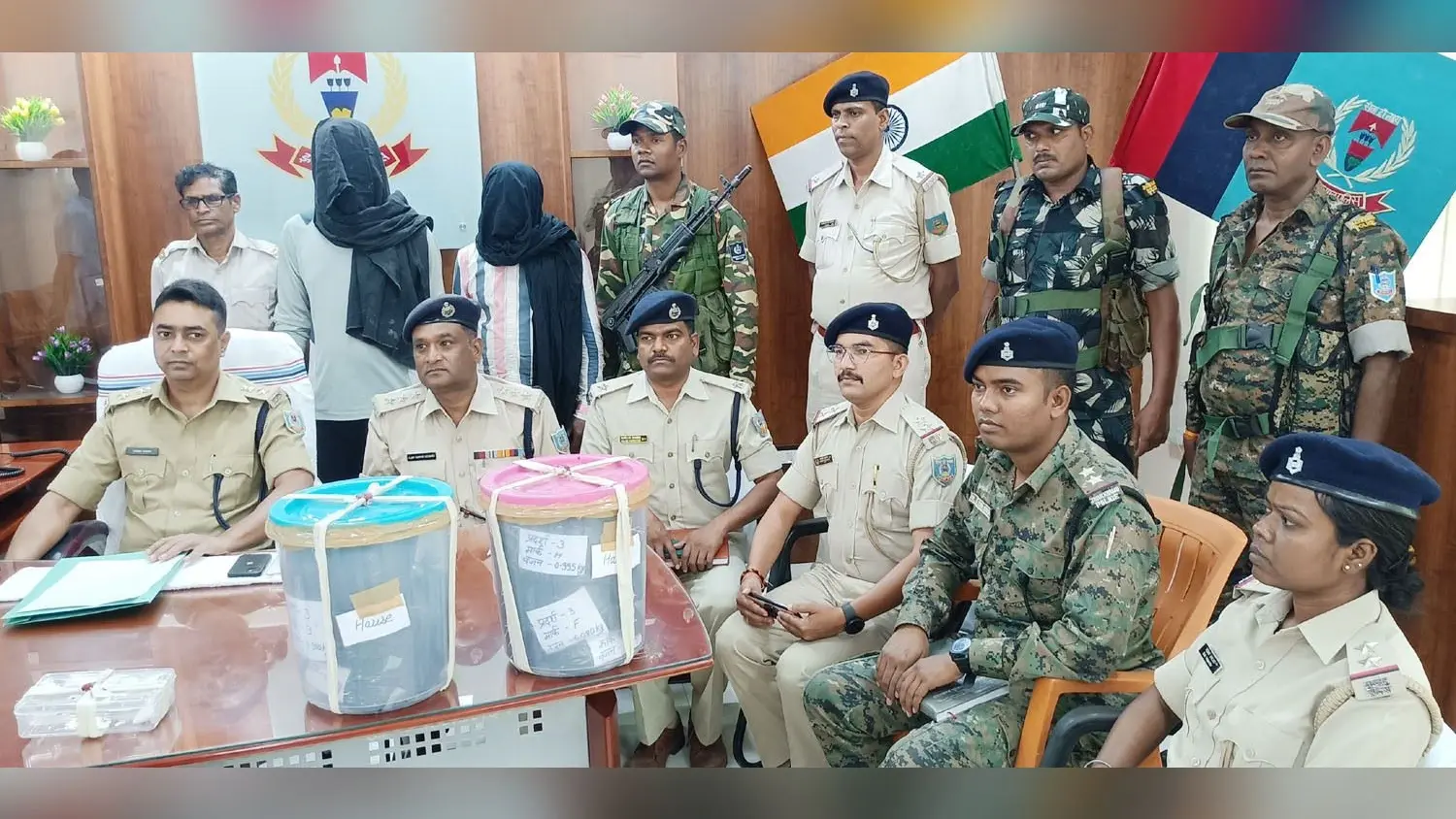 ढाई करोड़ के अफीम व पांच लाख के हीरोइन के साथ दो तस्कर गिरफ्तार