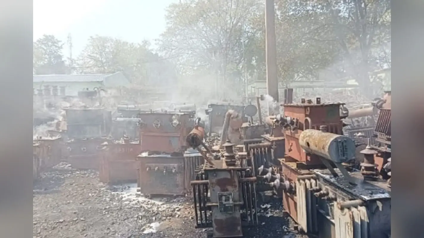 जमशेदपुर के करनडीह बिजली कार्यालय परिसर के स्क्रैप यार्ड में लगी आग, तार व अन्य उपकरण जले