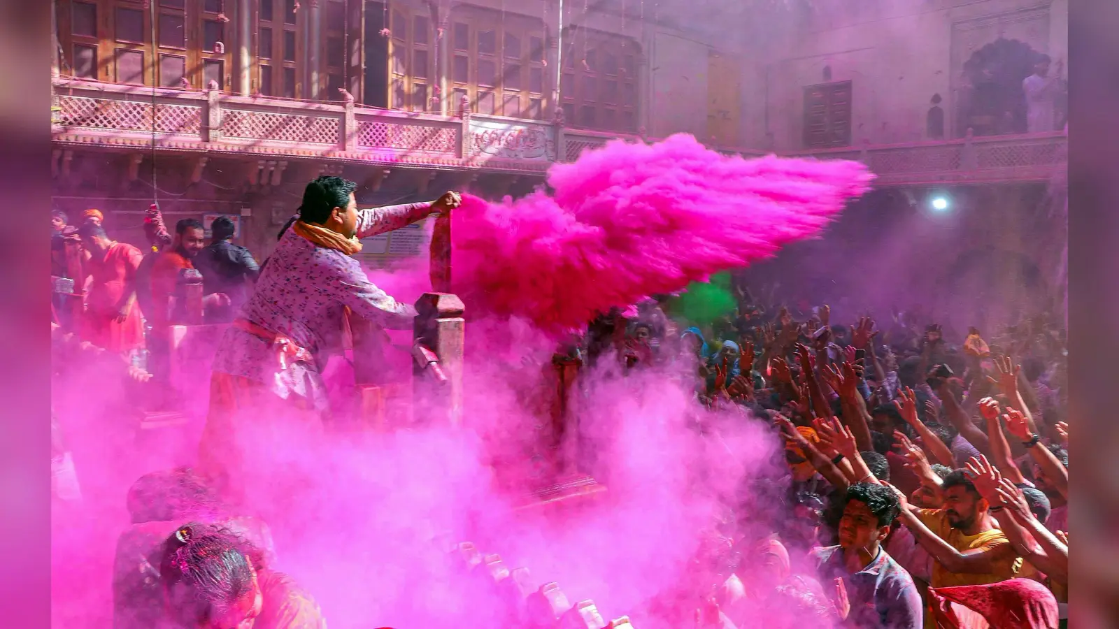 Holi Kavita : सनातन जीवटता