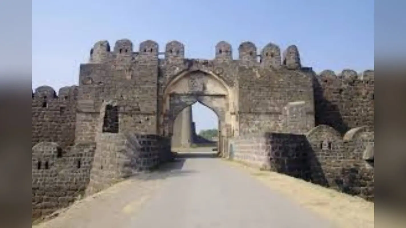 Kalaburagi: क्या है कलबुर्गी? दुनियाभर से लोग आते हैं खूबसूरत नजारों का लुत्फ उठाने