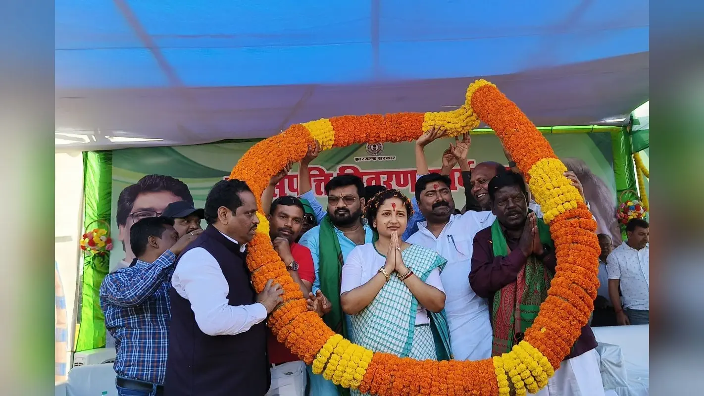 ‘झारखंड झुकेगा नहीं, आपके बुढ़ापे का सहारा बेटे हेमंत सोरेन हैं आपके साथ’ साहिबगंज में बोलीं कल्पना सोरेन