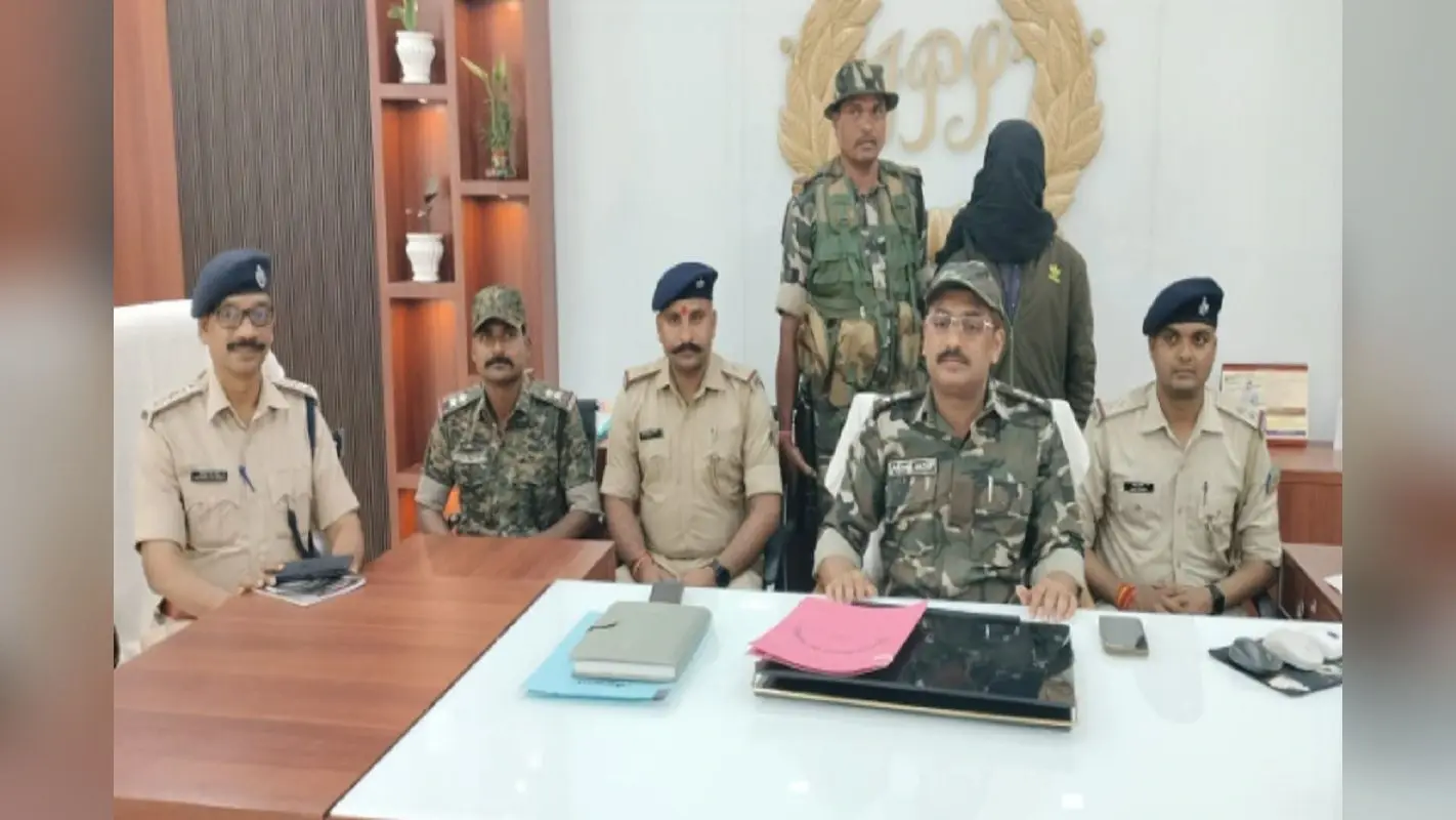 लातेहार में पुलिस को मिली बड़ी कामयाबी, 5 लाख का इनामी नक्सली गिरफ्तार