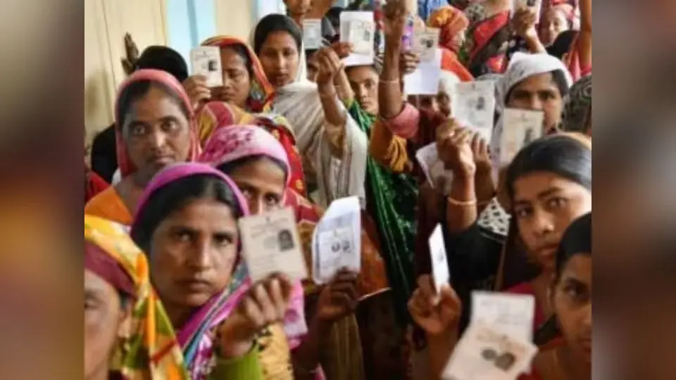 Lok Sabha elections 2019 में 32 सीटों पर पुरुषों की तुलना में महिलाओं ने डाले थे ज्यादा वोट