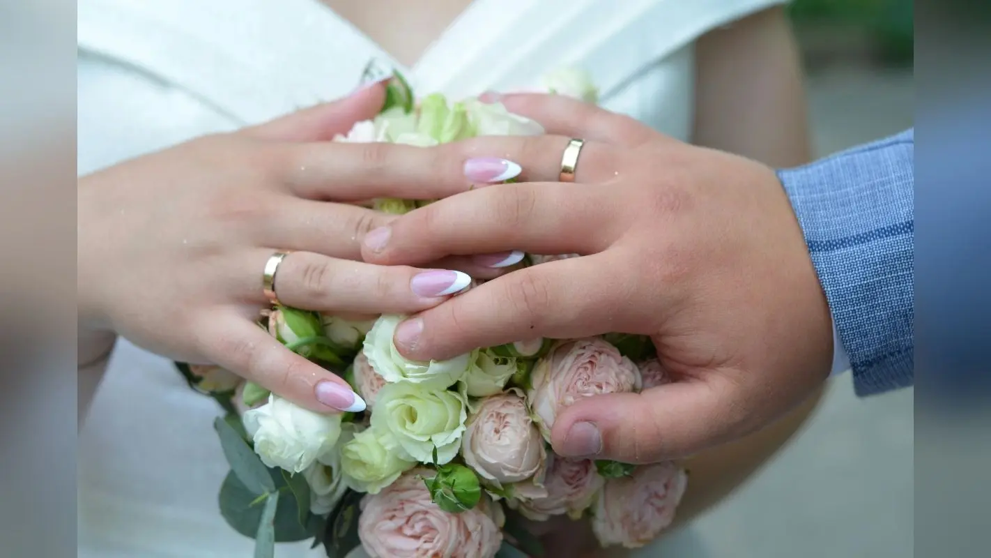 Relationship Tips: लव मैरिज के लिए अपने पैरेंट्स को इस तरह मनाएं, जानें क्या है तरीका