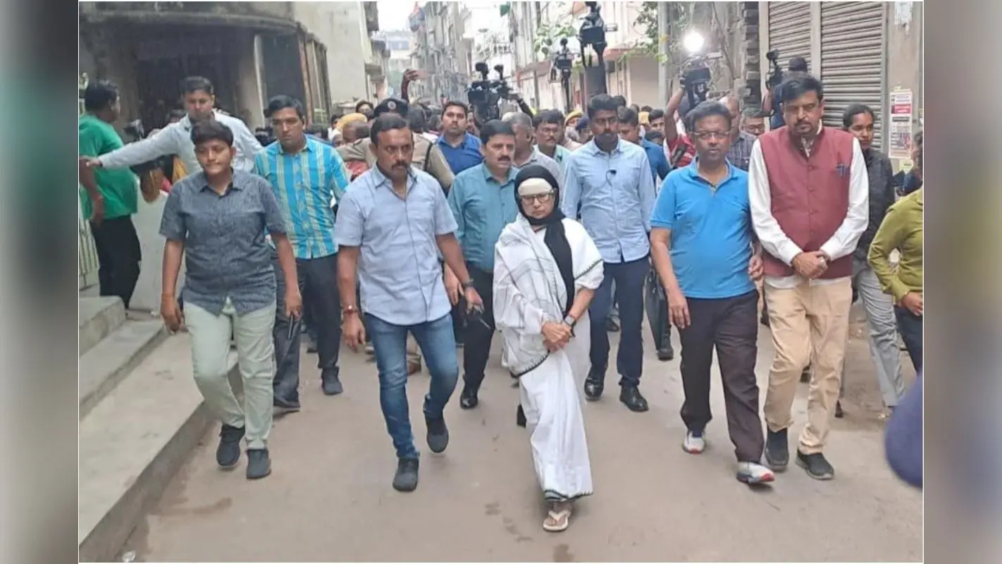Mamata Banerjee : ममता बनर्जी सर पर बैंडेज लगी स्थिति में पहुंची गार्डेनरीच, जानें क्या कहा सीएम ने..