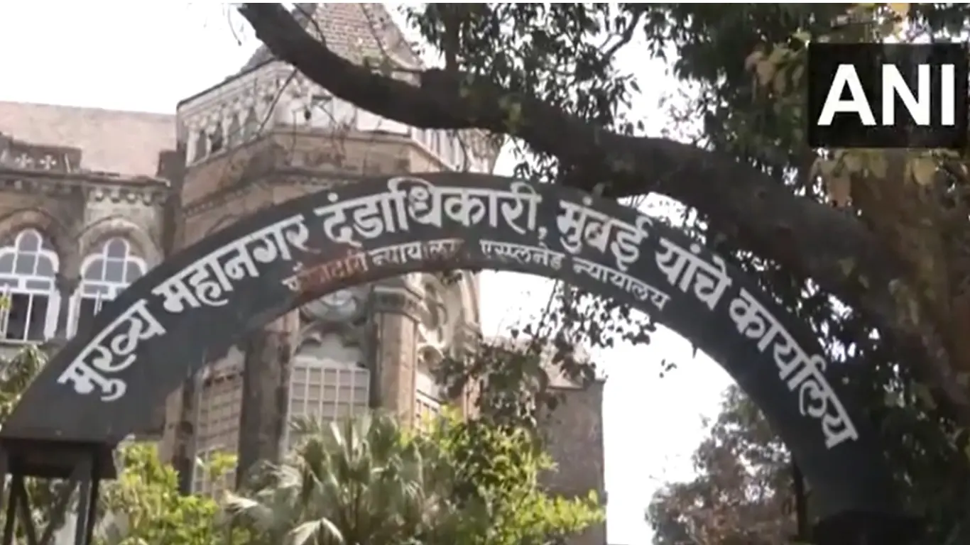 Operation Sankalp: सोमालिया तट के पास नौसेना ने 40 घंटे तक दिखाई जांबाजी, 35 समुद्री लुटेरों को ऐसे दबोचा