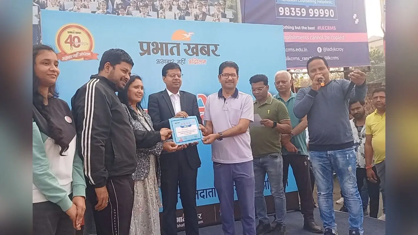 रांची में प्रभात खबर की मतदाता जागरूकता रैली, डीसी राहुल कुमार सिन्हा ने लोगों से की मतदान करने की अपील