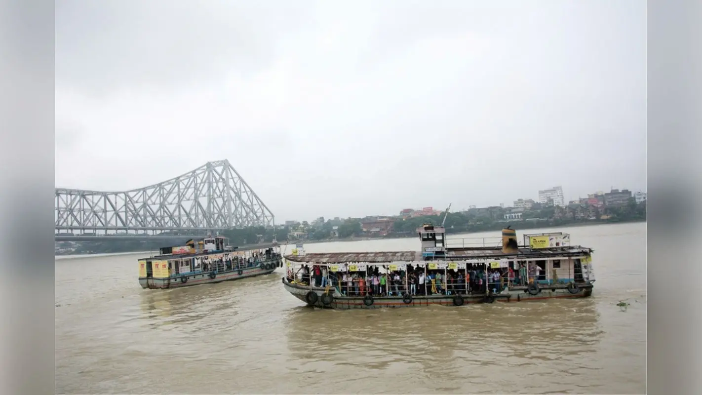WB News : अंडरवाटर मेट्रो का फेरी सेवा पर पड़ा असर, 25% यात्री घटे
