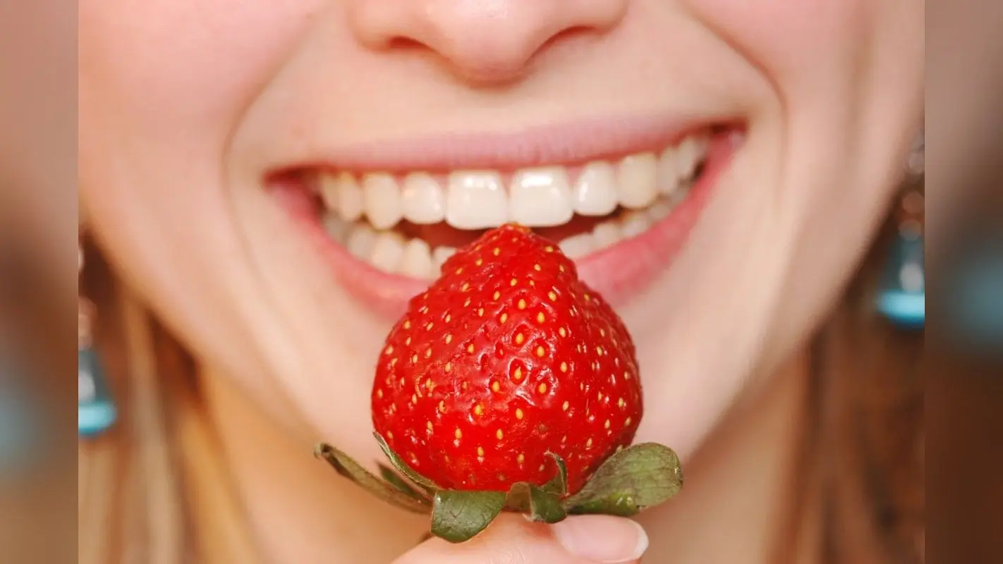 Strawberry benefits: स्ट्रॉबेरी खाने से होते हैं ये फायदे