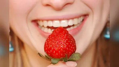 Strawberry benefits: स्ट्रॉबेरी खाने से होते हैं ये फायदे