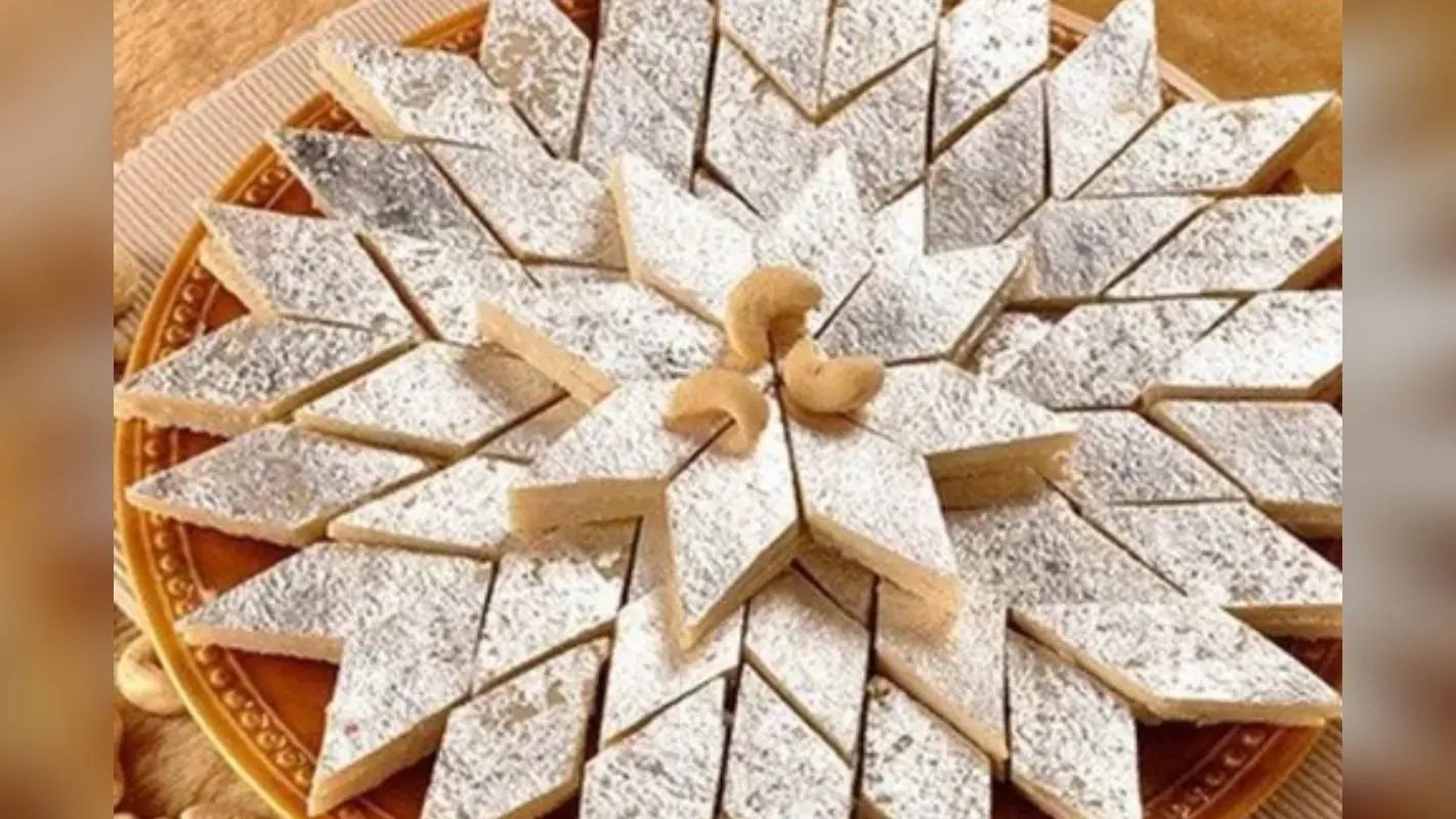 Diwali Sweets 2024 : काजू कतली के साथ सेलिब्रेट करें इस साल की दीपावली को, जानें विधि