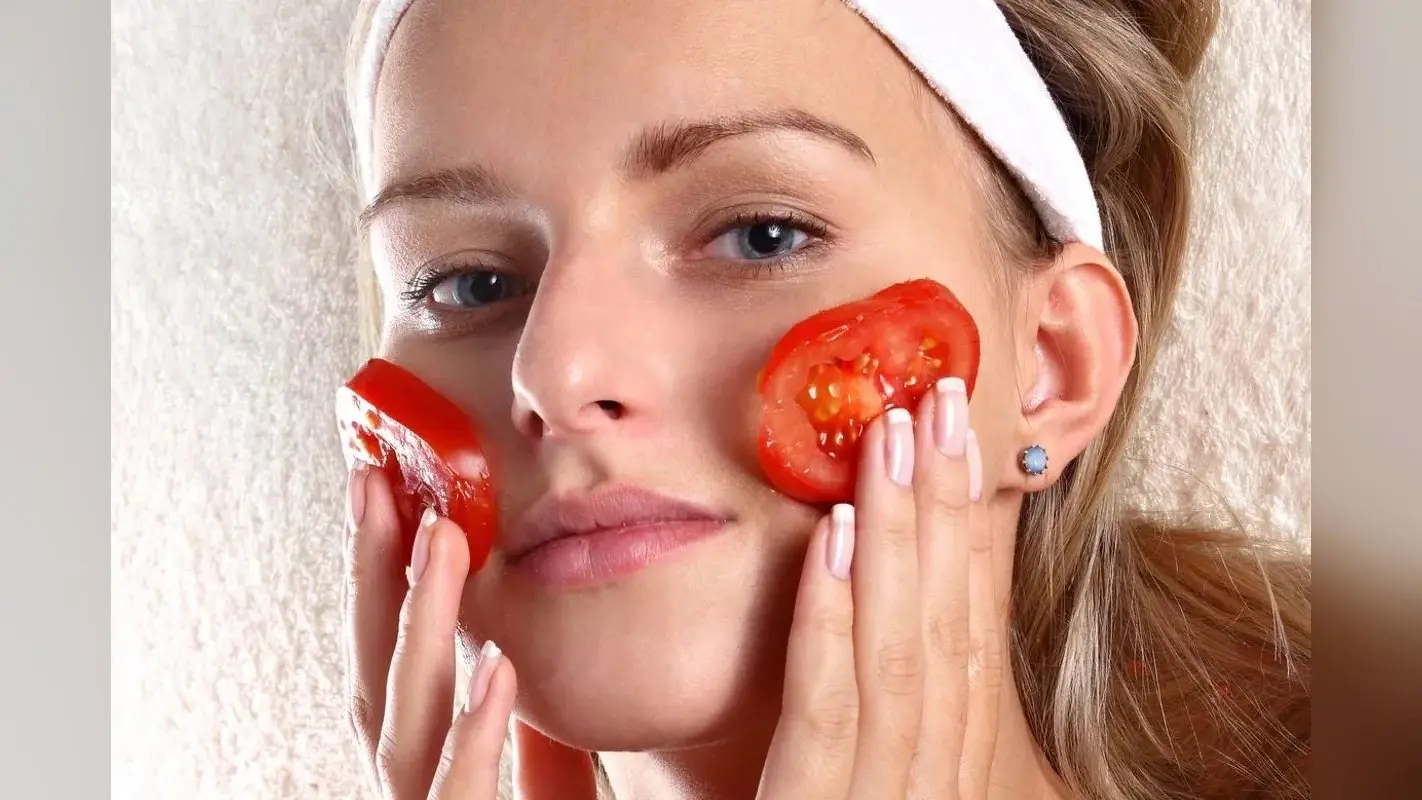 Tan Removal Tips: टमाटर की मदद से आसानी से दूर करें स्किन टैन, ये हैं कुछ चमत्कारी फेस पैक