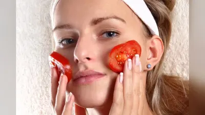 Tan Removal Tips: टमाटर की मदद से आसानी से दूर करें स्किन टैन, ये हैं कुछ चमत्कारी फेस पैक