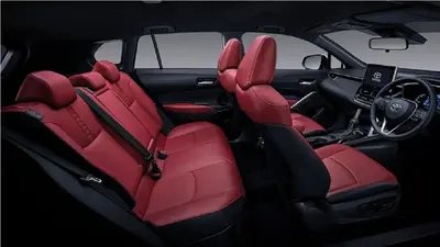 कार नहीं फुल पावरहाउस है Toyota की ये फेसलिफ्ट कार