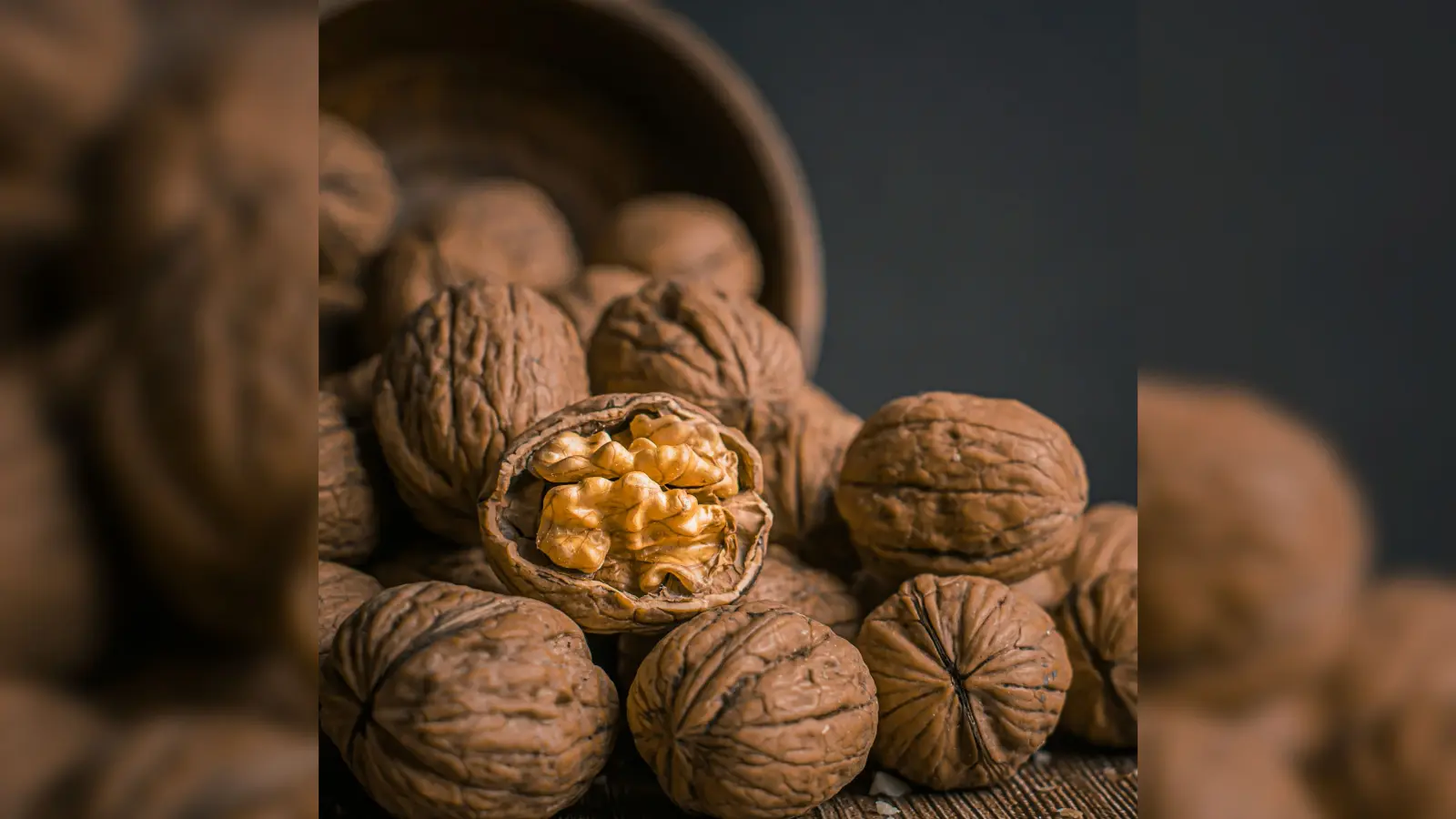 Healthy Diet : अखरोट को पानी में भिगोकर खाने से मिलते हैं कई चमत्कारी फायदे