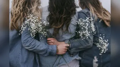 Women’s Day 2024: इस वीमेंस डे को अपने लाइफ की लेडीज के लिए बनाएं खास, गिफ्ट में दें ये आइटम्स