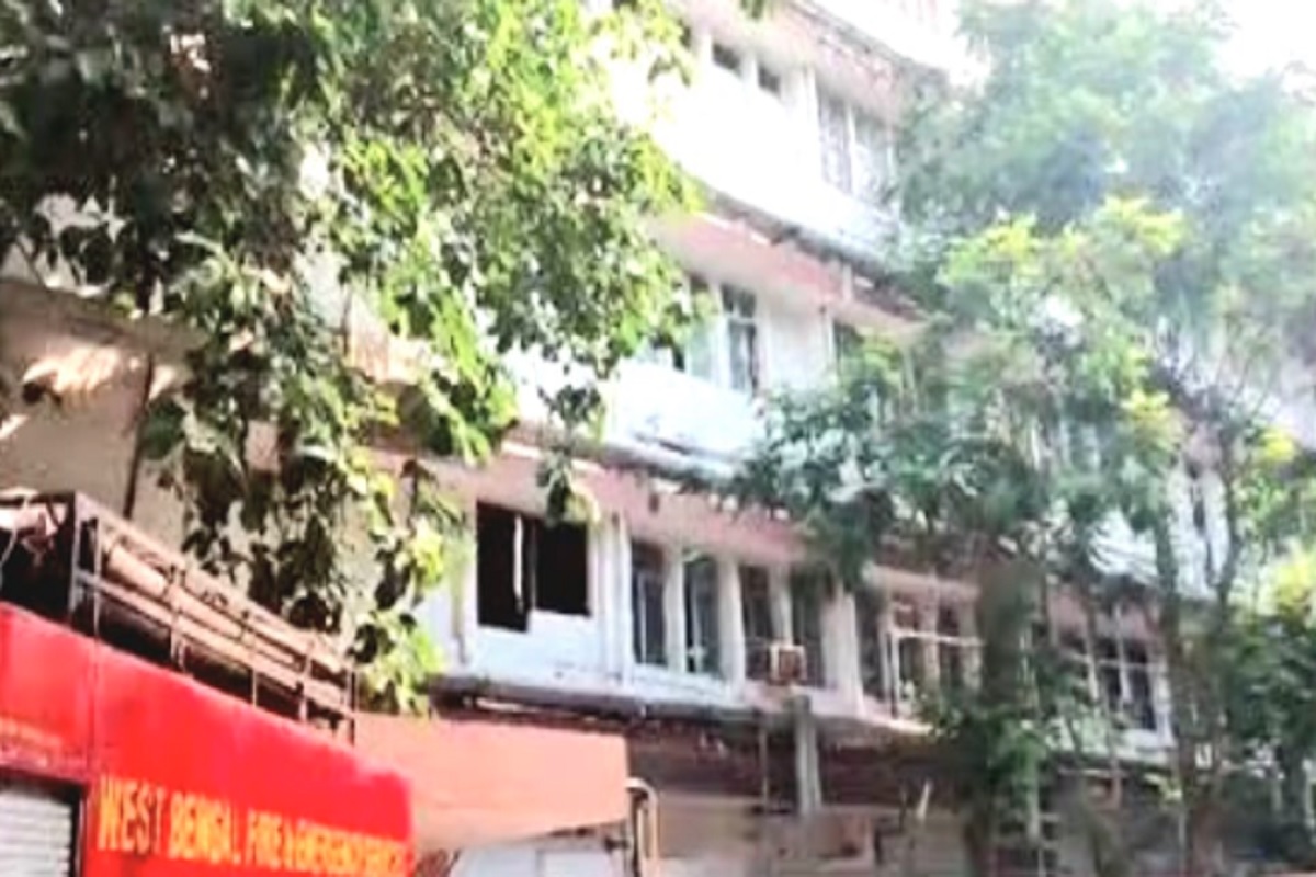 कोलकाता के बीएनआर रेलवे अस्पताल में लगी आग, मरीजों में दहशत का माहौल
