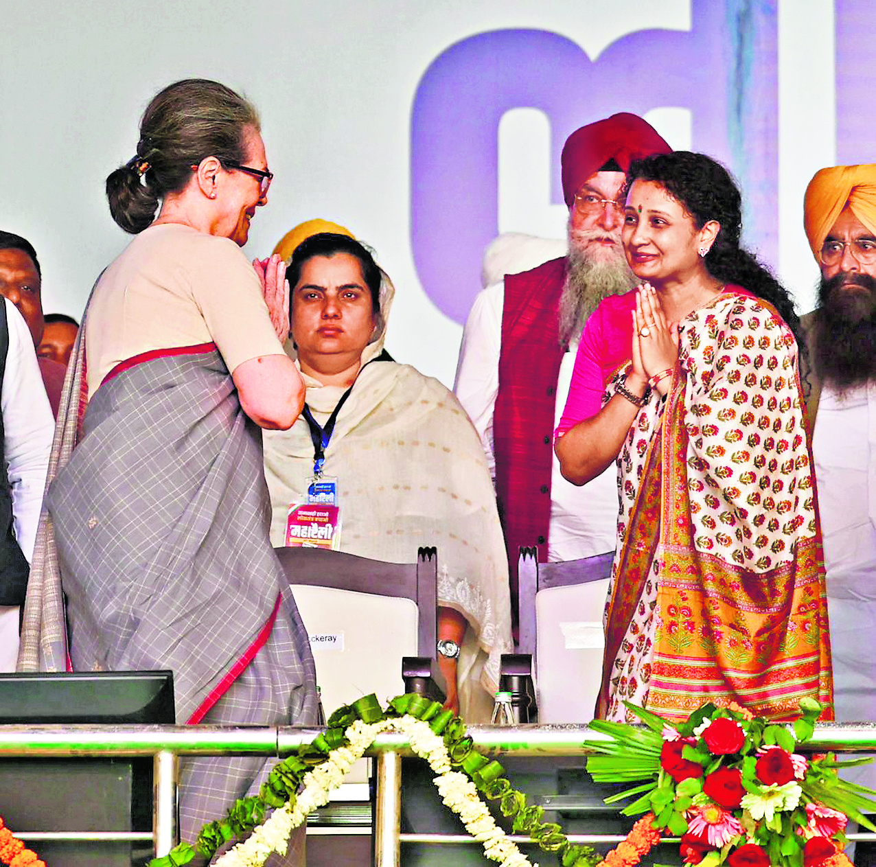 जनता तय करे कि देश लोकतंत्र से चलेगा या तानाशाही से : चंपाई