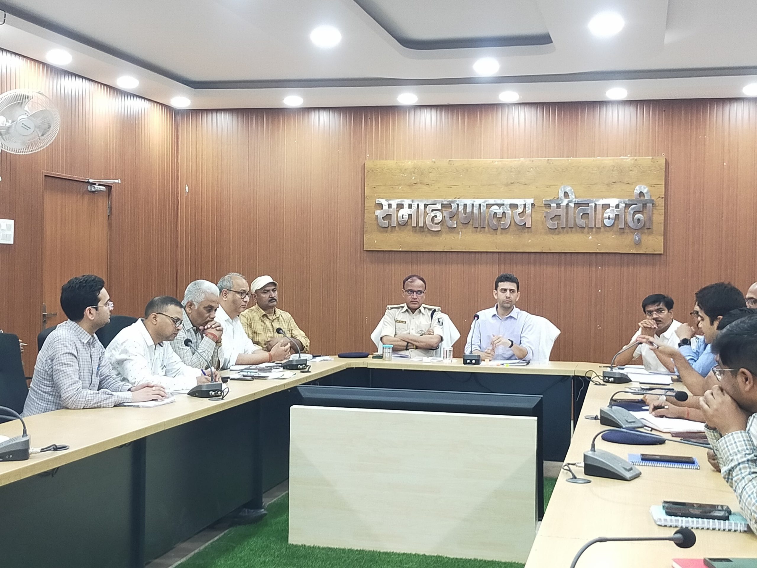 बिना अनुमति मुख्यालय छोड़ने पर लगी रोक