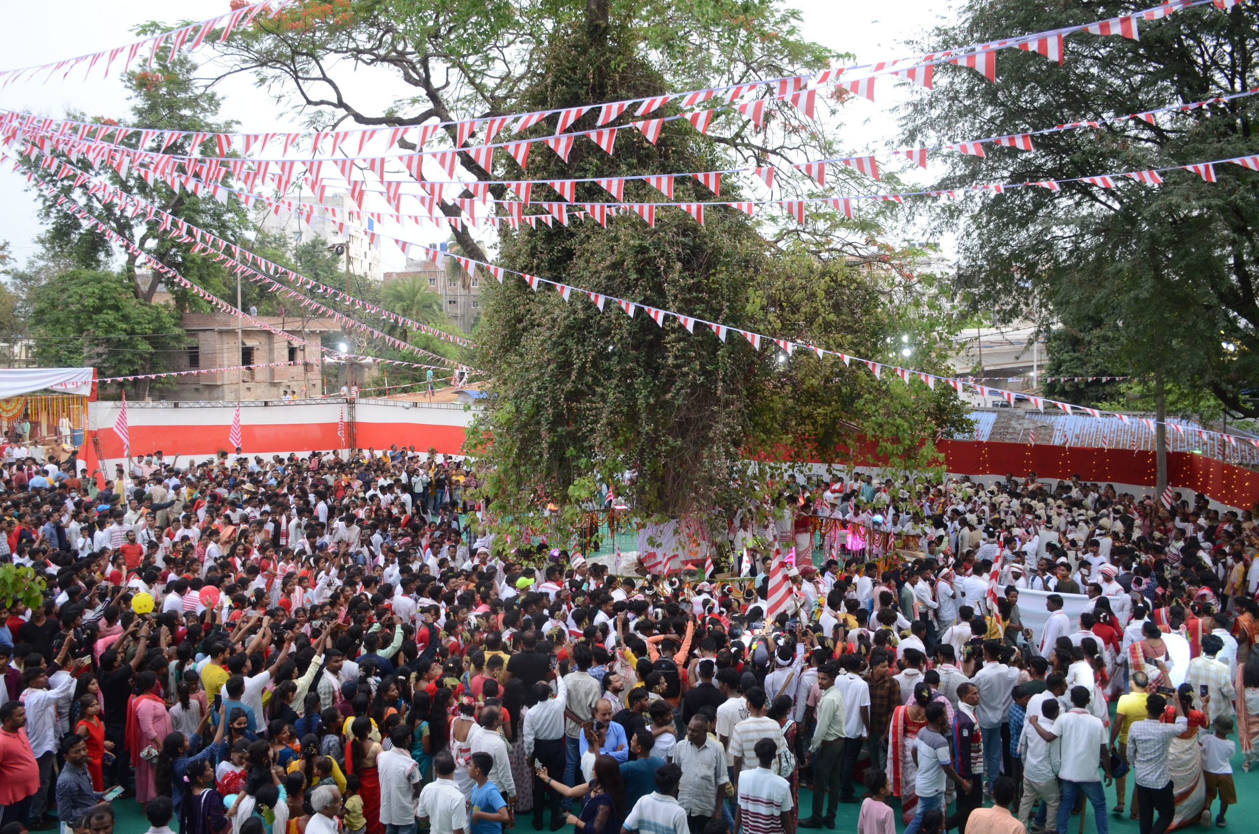 सिरमटोली में सरहुल शोभायात्रा का स्वागत
