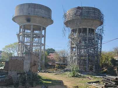 जयंती व पतरो नदी सूखने से मधुपुर शहर में जलापूर्ति योजना ठप