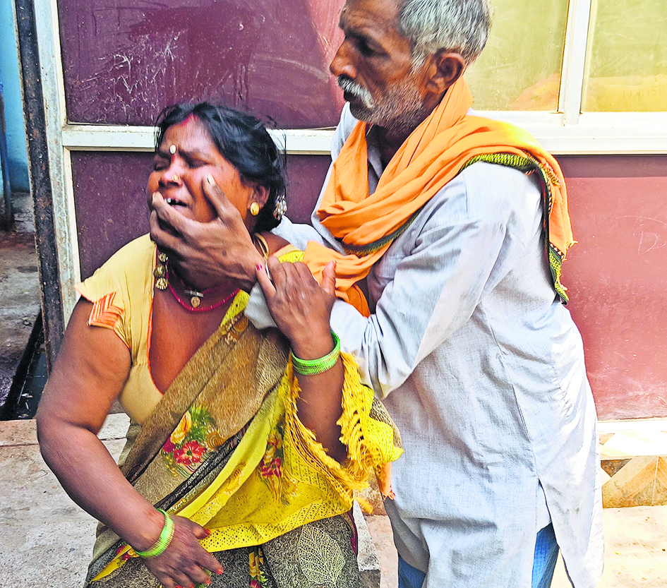 भाई के तिलक से पहले दो मंजिली इमारत पर सफाई के दौरान गिरी किशोरी, मौत से मचा कोहराम